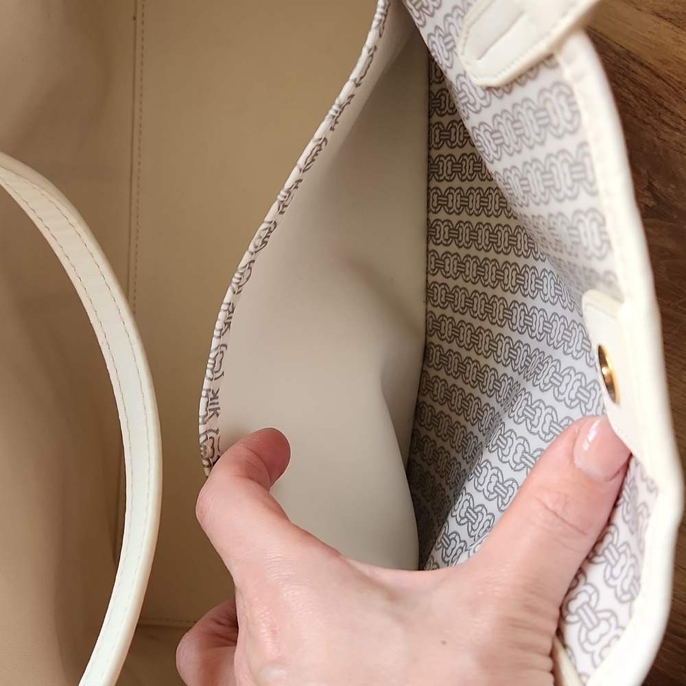 Tory Burch Gemini Link Tote - Picture 15 of 16
